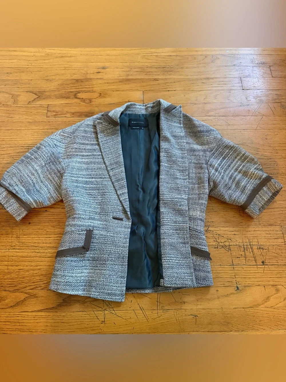 BCBGMaxazria Textured Taupe Short-Sleeve Blazer Jacket - Picture 2 of 7